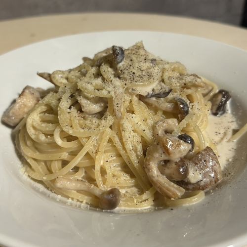 生ハムときのこのクリームパスタ