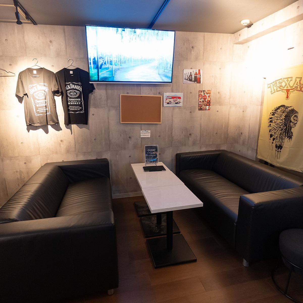 大きなソファー席はデートに最適！広々とした店内でごゆっくりと