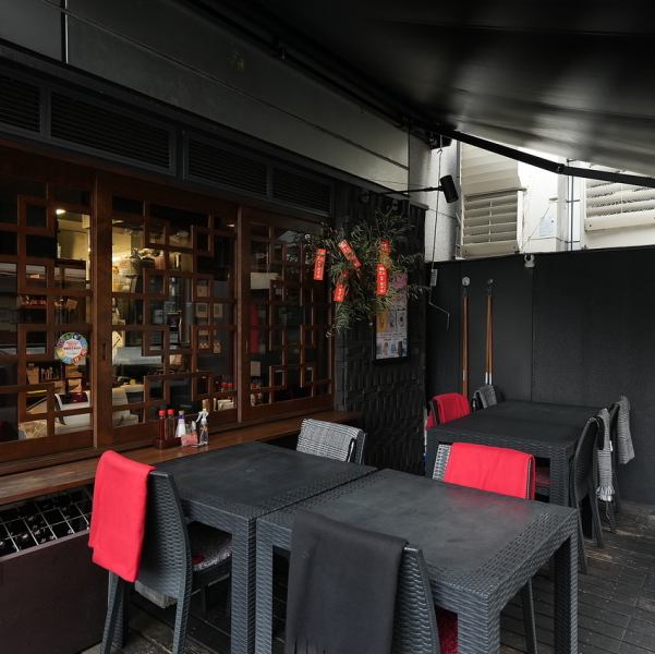 全部で10席あるテラス席は、開放感抜群でペット同伴も大歓迎です◎夏場は冷風機、冬場は赤外線ヒーターを設置しているため、季節を問わず快適にお過ごしいただけます♪さらに寒い日には膝掛けのご用意もございます。愛犬と一緒に、心地よい風を感じながら本格中華を味わえる貴重な空間♪