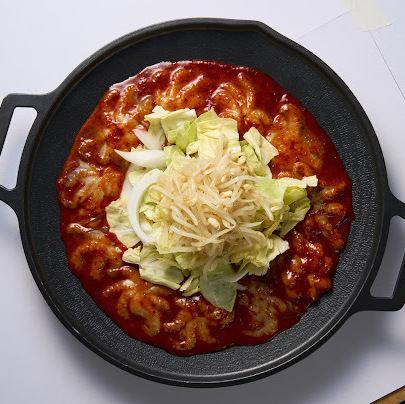 「プリプリ食感×旨辛ソース！韓国で話題の『チュクミ』」〆に炒めご飯（ポックンパ）を楽しむのも定番！