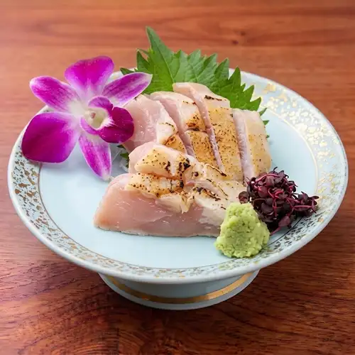 地鶏モモの炙り刺身