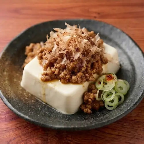 豚味噌と豆腐 本まぐろぶし添え