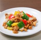 Stir-fried chicken and cashew nuts