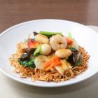 Seafood fried noodles