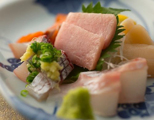 Assortment of 5 kinds of sashimi