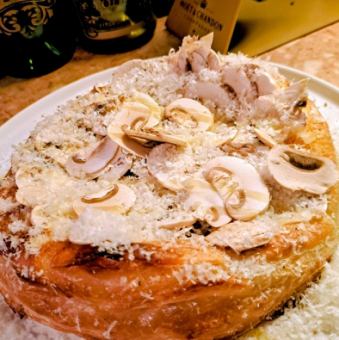 鲜蘑菇帕玛森芝士披萨