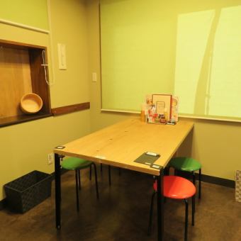 【4名テーブル×5席】