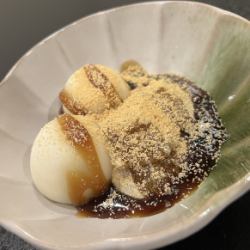雪見だいふくとわらび餅黒蜜ソースがけ