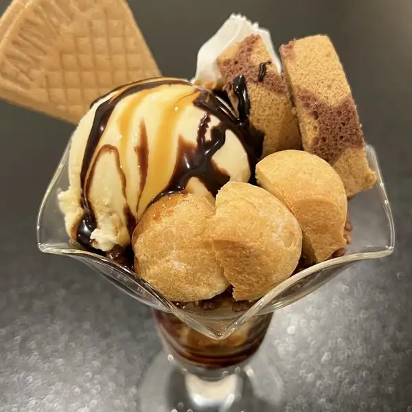 キャラメルケーキパフェ