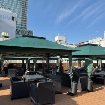 【最大50名様まで貸切可能】手ぶらで気軽にBBQを楽しむことができ、さらに、テントも設置しているため、急な雨でも安心してお楽しみいただけます。※写真はイメージです。