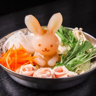 【新宿でしゃぶしゃぶ食べ放題♪】　美味しいしゃぶしゃぶ食べ放題をお探しの際は≪うさぎや≫へ！全てのコースにデザートビュッフェも付いてきます！可愛い≪うさぎだし≫にすることも可能です！