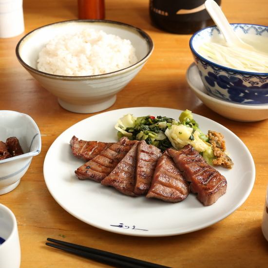 Enjoy authentic Sendai-traditional beef tongue and teppanyaki grilled over charcoal!