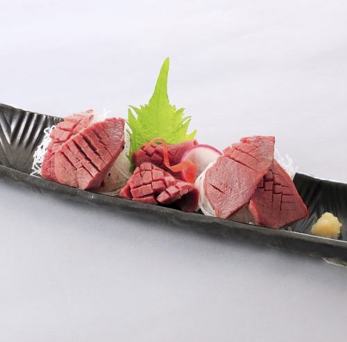 Beef tongue tataki style (6 pieces)
