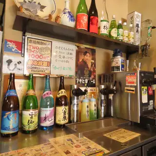 少人数の集まりから賑やかな宴会まで、幅広く対応いたします。ご利用人数は最小8名様から最大20名様まで可能です。用途やご予算に合わせた最適なプランをご提案いたしますので、幹事様も安心。まずはお気軽にお問い合わせください。大切な仲間との特別なひとときを、全力でサポートします。