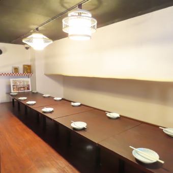 高田馬場駅から徒歩圏内の好立地で、アクセスしやすい点も貸切利用に人気の理由。深夜まで営業しているため、二次会や遅めの宴会にも対応可能です。中華料理を囲んで気軽に盛り上がれる空間は、同僚や友人との集まりにぴったりの場所です。