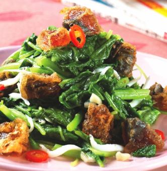 皮蛋と菠菜和え物