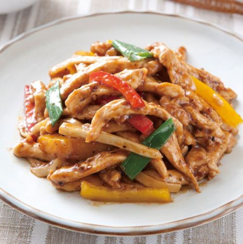 香ばしさと旨味が際立つせせり黒胡椒炒め