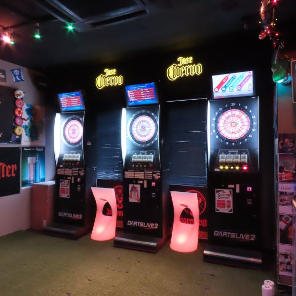 【初心者も楽しめるダーツライブ設置】ダーツライブを3台設置し、オープンからクローズまで遊べる投げ放題プランもご用意。6名以上のグループならお得な割引料金が適用され、友人同士や大人数での利用にも最適です。初心者から経験者まで誰でも楽しめる環境が整っており、仕事帰りやパーティーの一環としても大人気です！