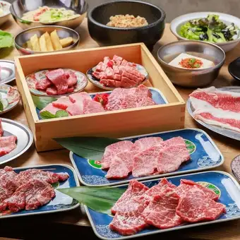 Thick-cut beef tongue & A5 premium Wagyu beef yakiniku all-you-can-eat course: 5,000 yen (tax included)