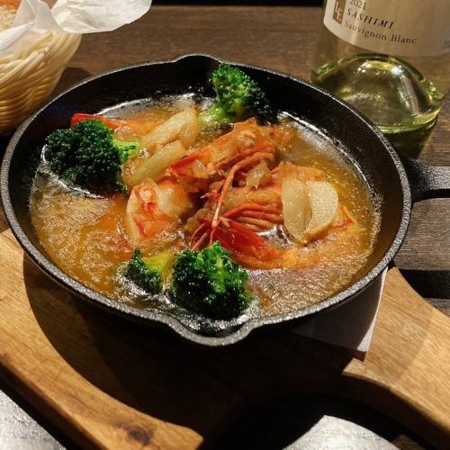 Shrimp and broccoli ajillo