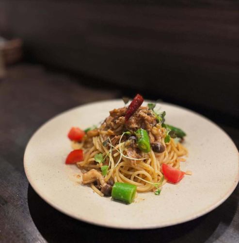 \おすすめパスタのご紹介🍝/
自家製ツナとキノコのスパゲティボスカイオーラ
今回はカツオを鷹の爪とハーブを効かせたツナにして、
たっぷりキノコのトマトベースのスパゲティにしました🐟🍄‍🟫🍅
わたくしイチオシです🙋‍♀️🧡
数量限定でご用意してます！ぜひ☺️
#ルチオ広島#広島イタリアン#広島パスタ