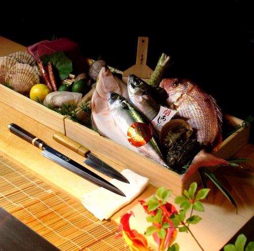 "Seafood Chirashizushi" such as Toro, Seki Aji, Mackerel, Salmon Roe