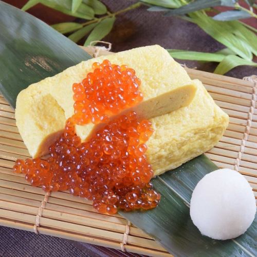 Rolled omelet with salmon roe