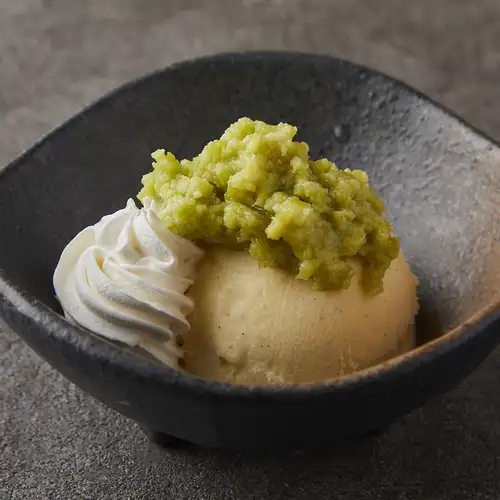 Vanilla rice topped with zunda (sweetened edamame paste)