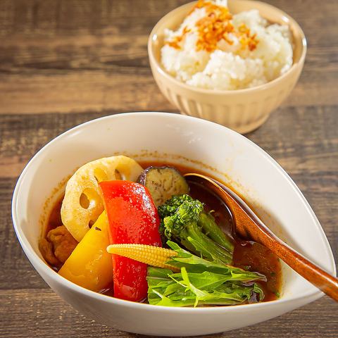 Plenty of vegetables with several kinds of spices ◎ Our specialty soup curry!