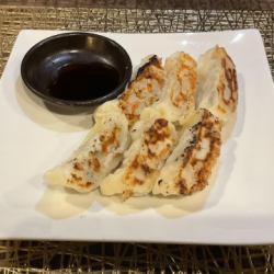 やきにく屋さんの焼き餃子