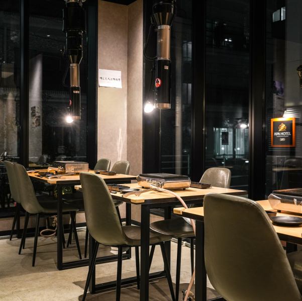 【落ち着いた雰囲気の中でゆったりとお食事を楽しめる】少人数から団体様までシーンを選ばず利用できるので、ご友人との食事から、会社宴会などのオフィシャルな宴会まで幅広いニーズにお応えします◎リラックスした雰囲気の中で美味しい焼肉とお酒を囲みながら、心温まるひとときをお過ごしください♪