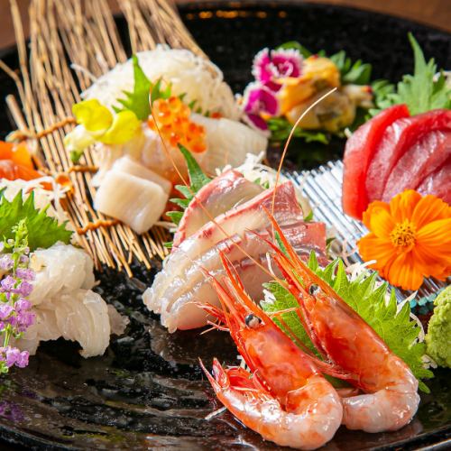 [Seafood sashimi platter]