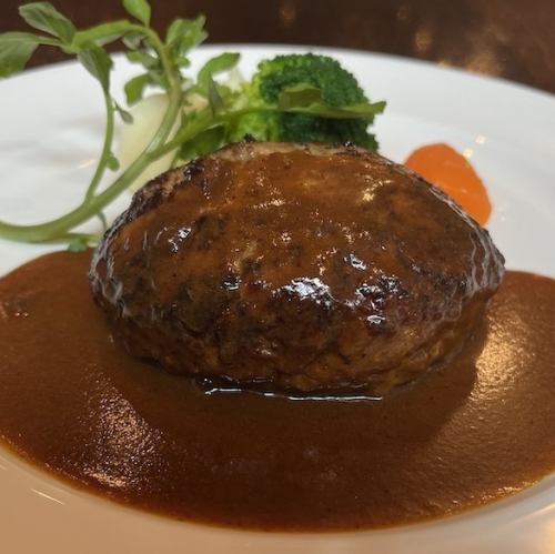 和牛ハンバーグとポテト