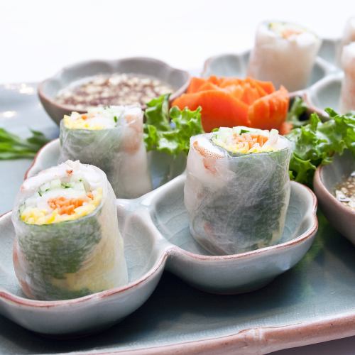 Fresh spring rolls of shrimp and vegetables "Popia Sod Kung" 1P