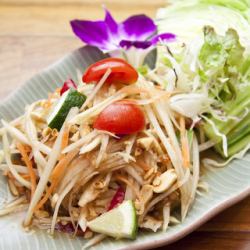 Green papaya som tam "Som Tam Thai"