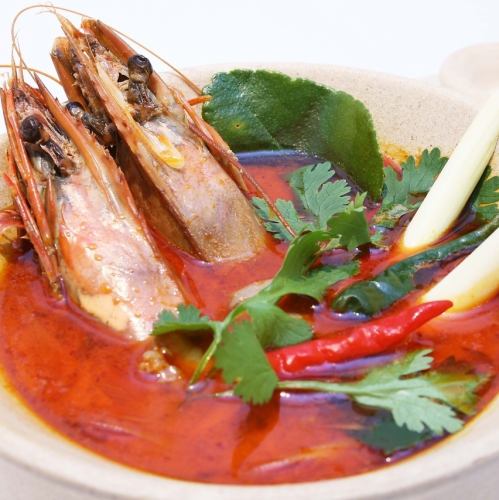 Shrimp spicy sour soup "Tom Yum Kung"