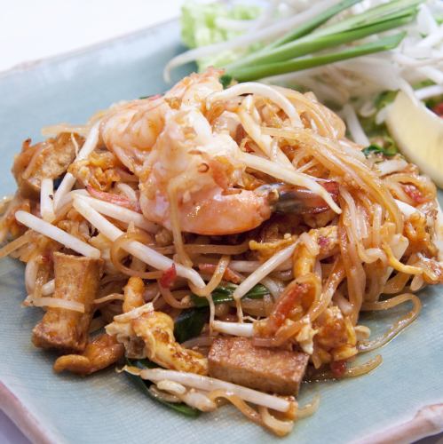 Thai rice noodles "Pad Thai"
