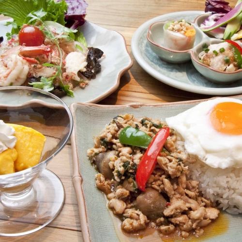 【한정 점심】 메인을 선택할 수있는 태국 "스페셜 점심 코스" HOLIDAY LUNCH CURSE