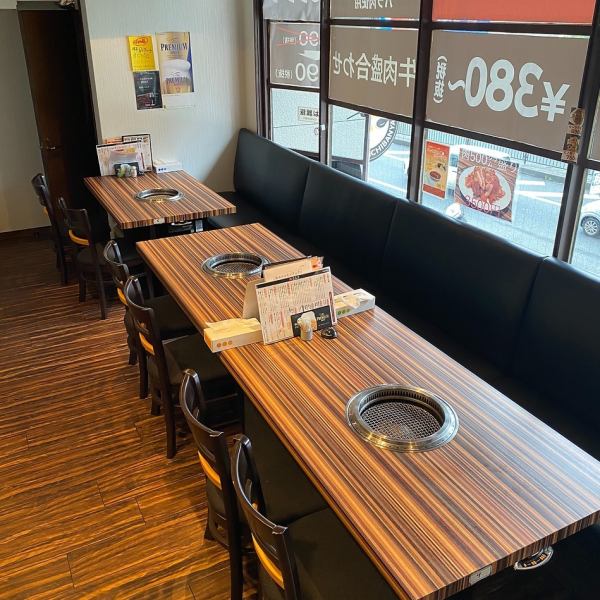 1 minute walk from Hongo 3-chome! Sofa seats are also available, so you can enjoy delicious yakiniku in a relaxed atmosphere! Recommended for a yakiniku date on the way home from work ♪ Enjoy delicious stomach with your friends and family every day. Blow away the fatigue of your work!