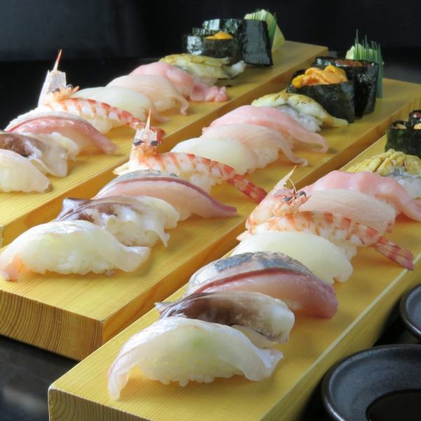 Sushi using seasonal fish