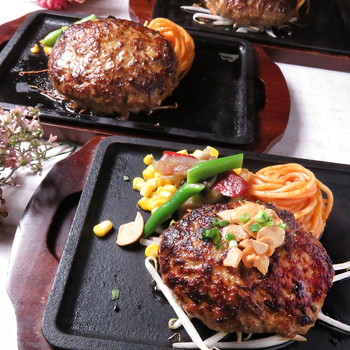 肉汁溢れる極上ハンバーグ★肉汁溢れ出て来ます！！