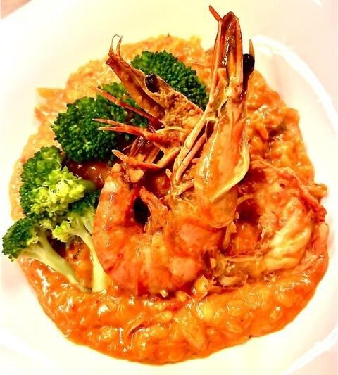 Tomato cream risotto with shrimp and broccoli