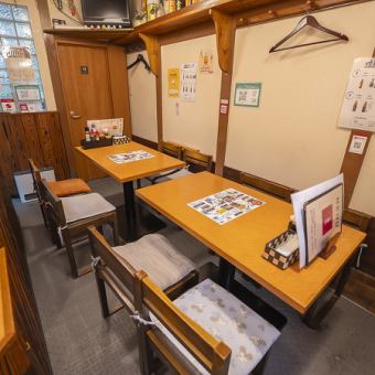 ビジネスランチや打ち合わせにも利用できるテーブル席♪料理を楽しみながら、リラックスした雰囲気の中で大事な話をするのにも最適な環境です。
