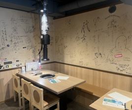 1Fテーブル6名席