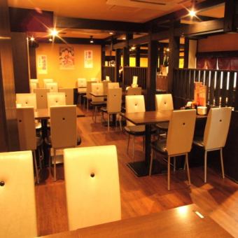 <20 table seats> Large tables with plenty of space for drinks and course meals. Enjoy a satisfying all-you-can-eat course with plenty of food and drink for 3,278 yen (tax included) for 120 minutes or 4,378 yen (tax included) for 180 minutes. Enjoy all the menu items in the restaurant.