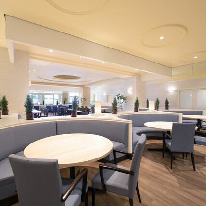 お洒落な雰囲気の中でお食事や会話がお楽しみいただけます♪