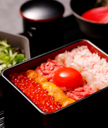 【숯불 구이 STEAK】노토 소 프리미엄 육중 해물 옥수함 4800엔(부가세 포함)※1일 한정 5식