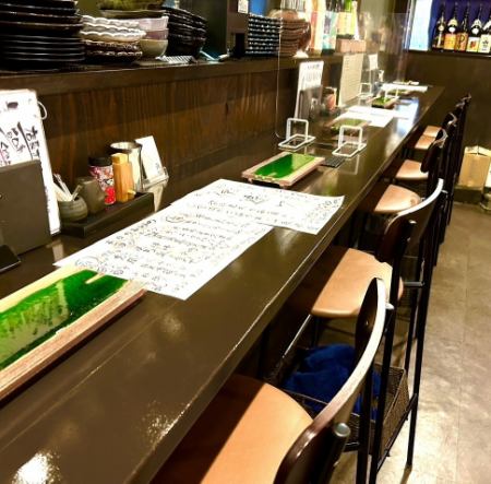 [One person is also welcome] [Counter seats] There are counter seats when you enter the store.Please use it when you want to drink a little, such as on your way home from work.Please feel free to stop by even if you are alone.