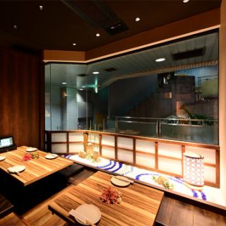 Our highly recommended private room with horigotatsu (sunken kotatsu table) for VIP guests. A room where you can bring anything you want, such as group parties, entertainment, meetings, and the whole family! Enjoy delicious sake in our proud private room.