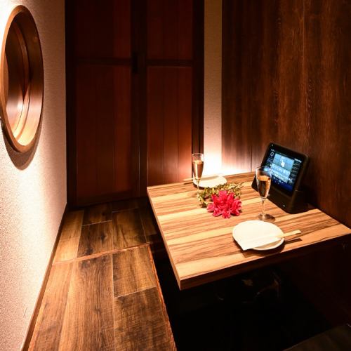 All seats are sunken kotatsu seats, so you can relax on your feet♪ Enjoy authentic cuisine in a relaxing space near the station, perfect for parties.